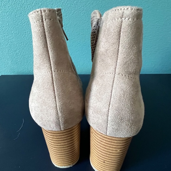 Booties - Picture 4 of 4